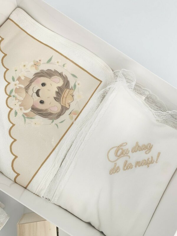 Trusou baiat auriu cu leu