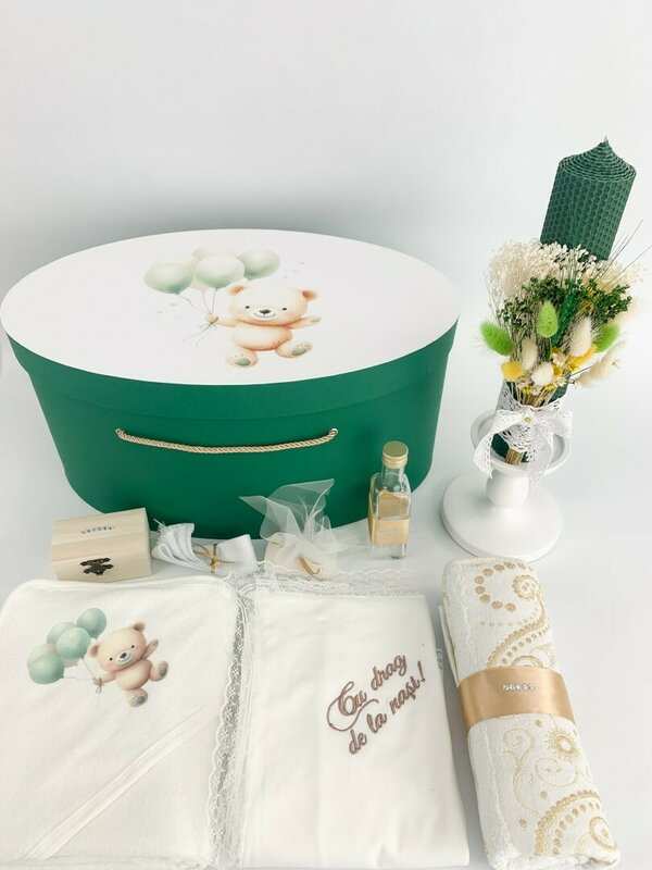 Trusou botez complet verde cu ursulet cu baloane