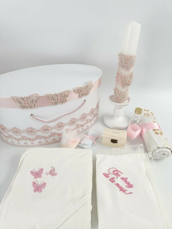 Trusou complet fetita roz cu fluturasi