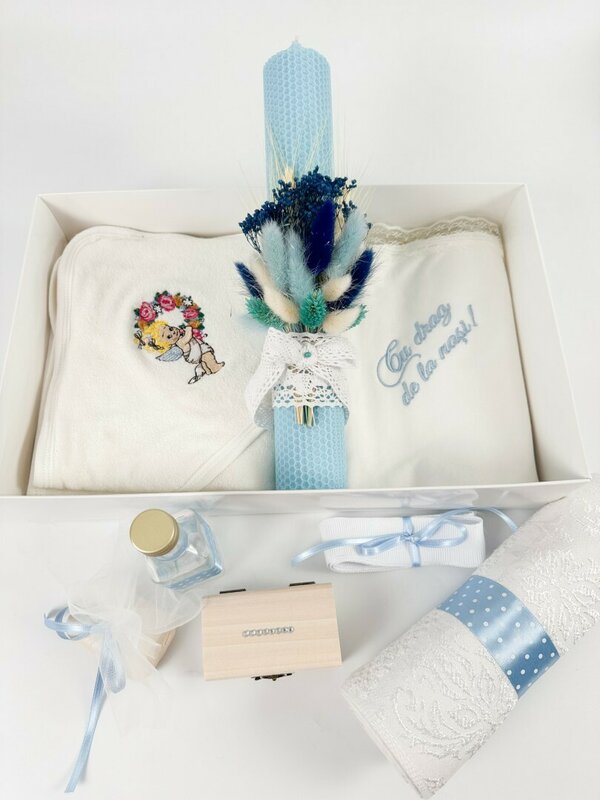 Trusou baiat cu ingeras si lumanare albastra din ceara naturala