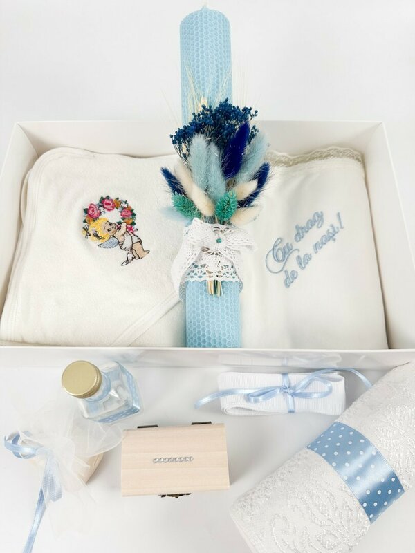 Trusou baiat cu ingeras si lumanare albastra din ceara naturala