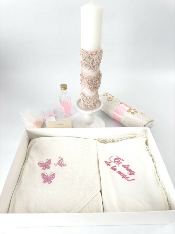 Trusou fetita roz cu fluturasi