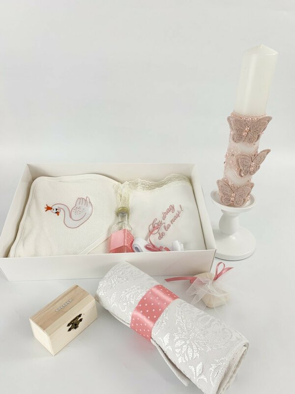 Trusou fetita roz cu lebada