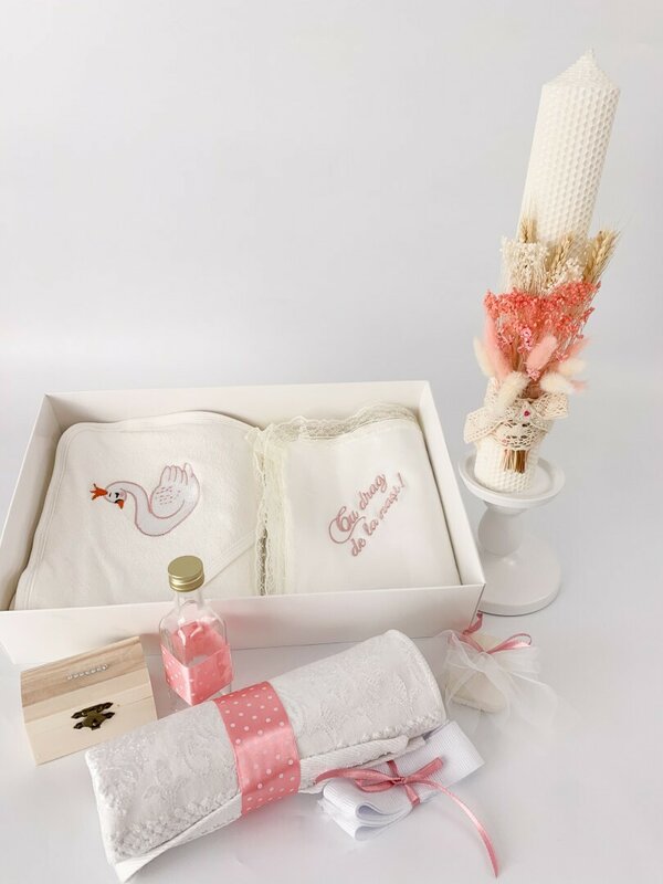 Trusou fetita roz cu lebada si lumanare din ceara naturala