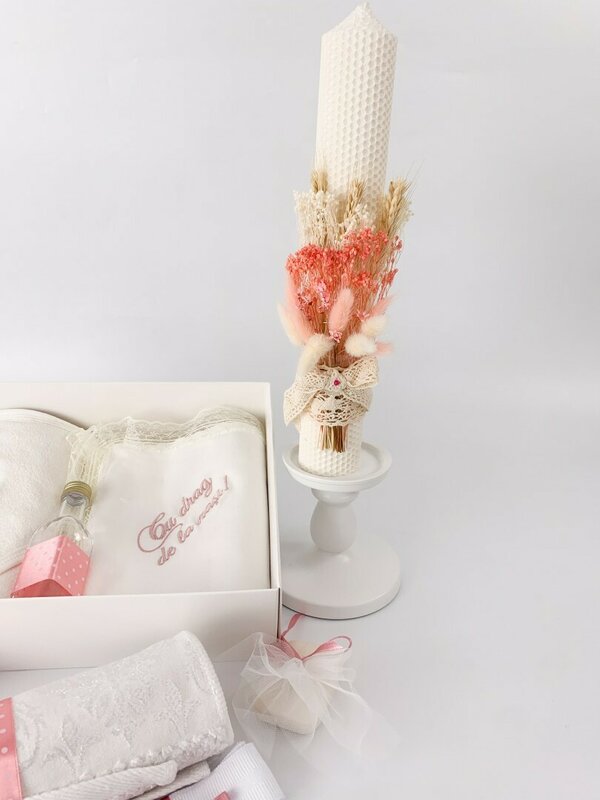 Trusou fetita roz cu lebada si lumanare din ceara naturala